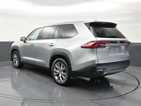 Used 2024 Toyota Grand Highlander FWD image 3