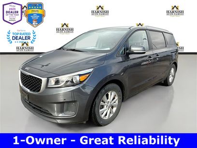 Used 2017 Kia Sedona LX w/ LX Essentials Premium Package