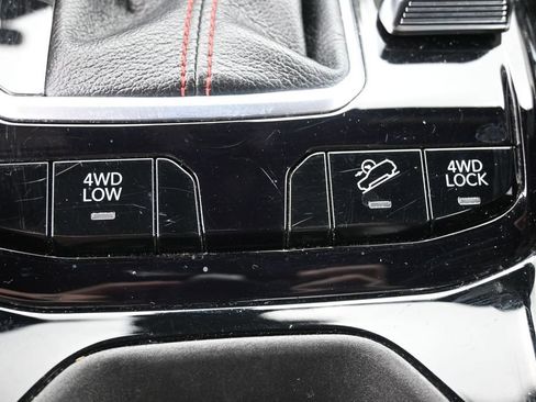 Used 2025 Jeep Compass Trailhawk AWD/4WD image 13