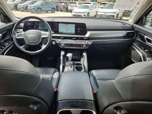 Used 2025 Kia Telluride S AWD/4WD image 11