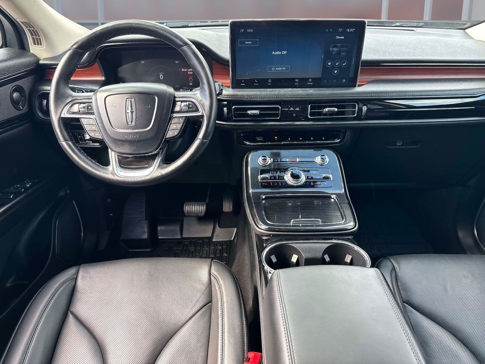 Used 2023 Lincoln Nautilus Reserve w/ Luxury Package AWD/4WD image 13