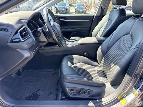 Used 2024 Toyota Camry SE image 29