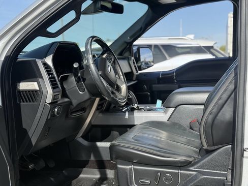 Used 2017 Ford F150 Platinum w/ Equipment Group 701A Luxury AWD/4WD image 15