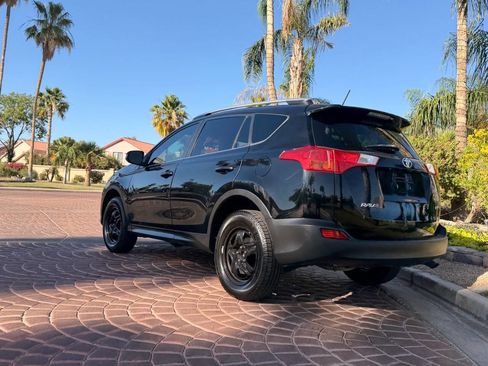 Used 2015 Toyota RAV4 LE FWD image 34