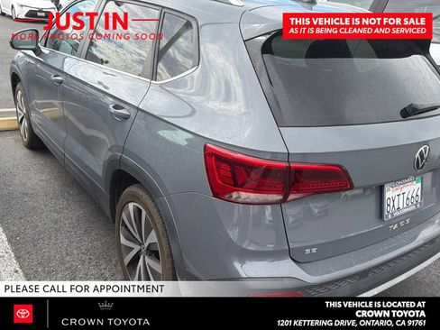 Used 2022 Volkswagen Taos SE FWD image 4