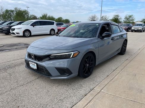 Used 2024 Honda Civic Sport image 2