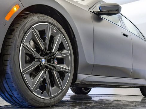 New 2026 BMW 740i w/ Premium Package image 10