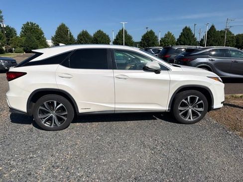 Used 2017 Lexus RX 450h AWD w/ Accessory Package image 4