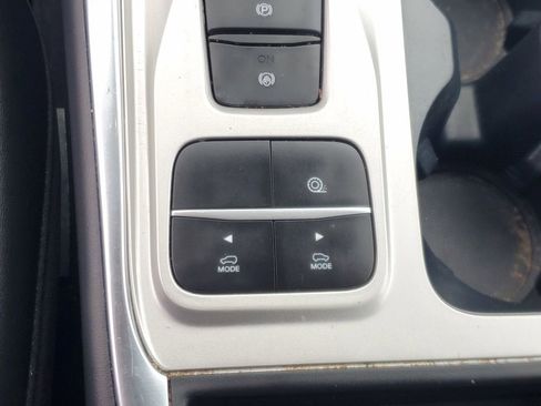 Used 2022 Ford Explorer XLT w/ Equipment Group 202A RWD image 28