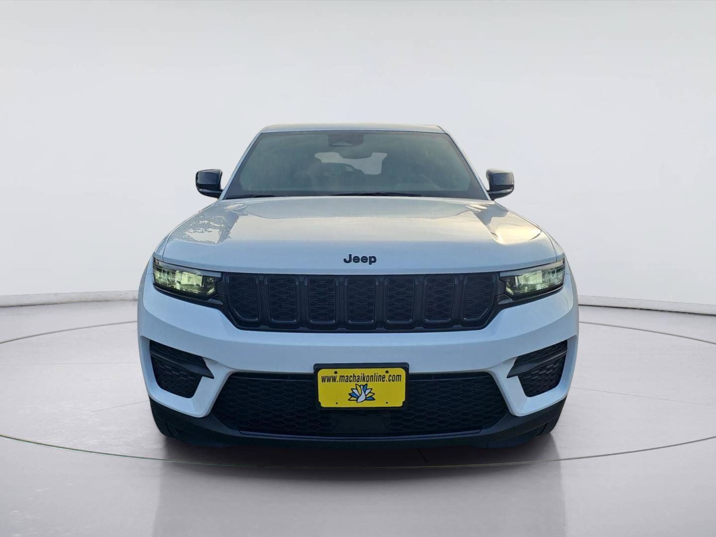 Used 2022 Jeep Grand Cherokee Altitude AWD/4WD image 8