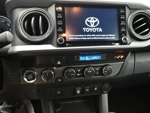 Used 2021 Toyota Tacoma TRD Off-Road image 29