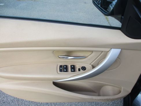 Used 2015 BMW 320i Sedan image 17