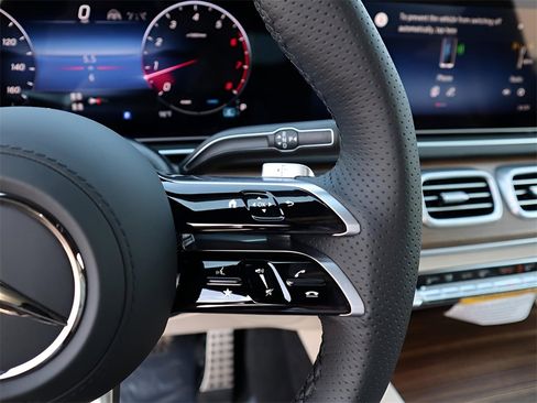 New 2026 Mercedes-Benz GLS 450 4MATIC image 38