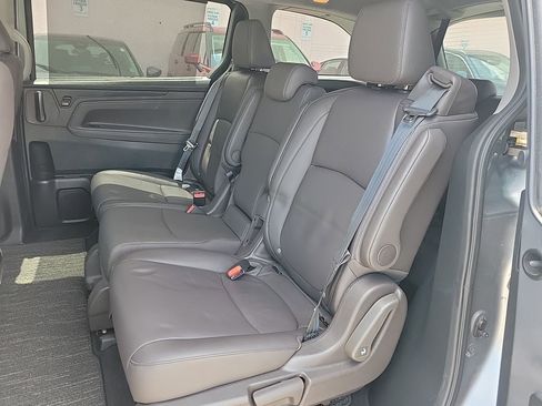Used 2023 Honda Odyssey EX-L image 17