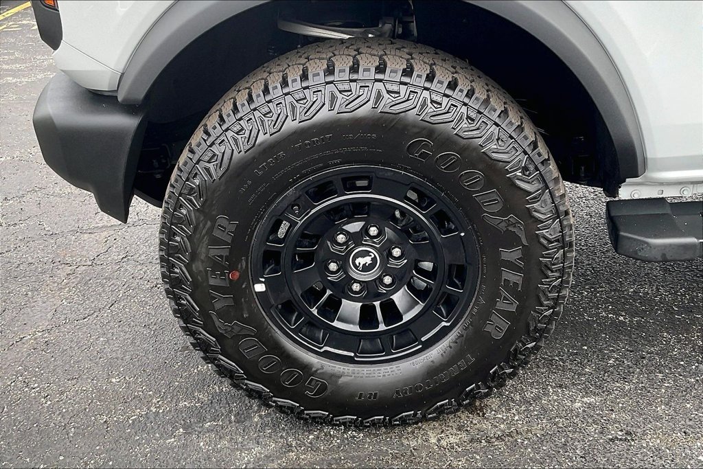 Certified 2026 Ford Bronco 2-Door w/ Sasquatch Package AWD/4WD image 8