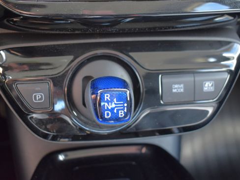 Used 2021 Toyota Prius XLE AWD/4WD image 21