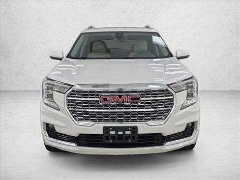 Used 2024 GMC Terrain Denali w/ Denali Premium Package AWD/4WD image 2