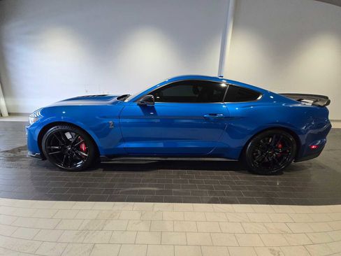 Used 2020 Ford Mustang Shelby GT500 w/ Technology Package RWD image 2