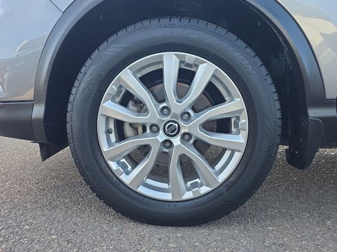 Used 2021 Nissan Rogue Sport SV image 9