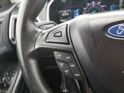 Used 2021 Ford Edge SE image 12