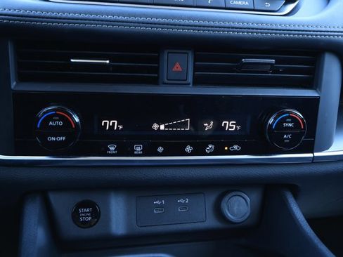 Used 2024 Nissan Rogue SV image 18