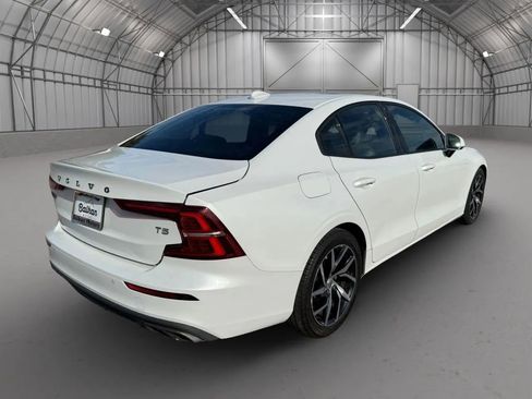 Used 2019 Volvo S60 T5 Momentum w/ Premium Package image 4