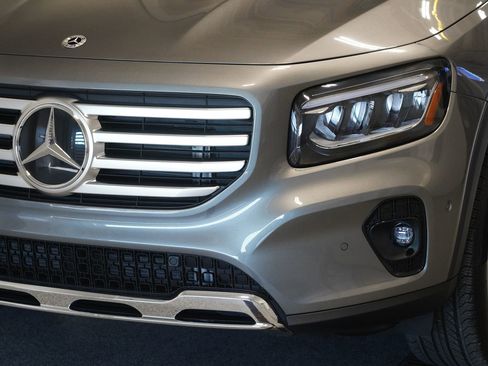 Used 2026 Mercedes-Benz GLB 250 4MATIC image 6