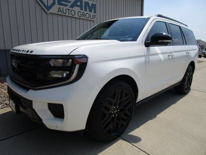 New 2027 Ford Expedition Platinum w/ Stealth Performance Package