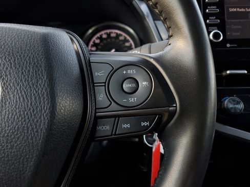 Used 2024 Toyota Camry SE image 21