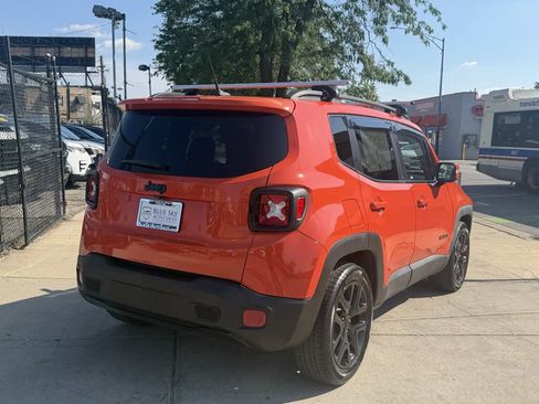 Used 2017 Jeep Renegade Altitude FWD image 5