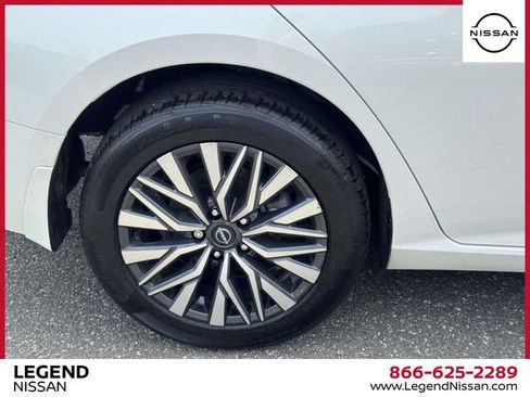Used 2024 Nissan Altima 2.5 SV w/ SV Premium Package AWD/4WD image 9