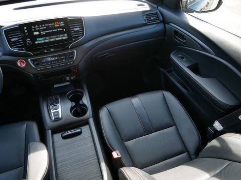 Used 2022 Honda Pilot TrailSport image 11