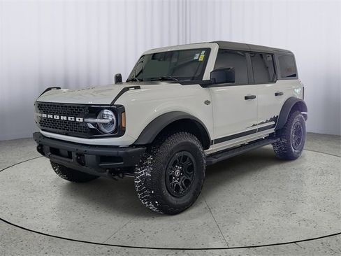 Certified 2024 Ford Bronco Wildtrak image 4
