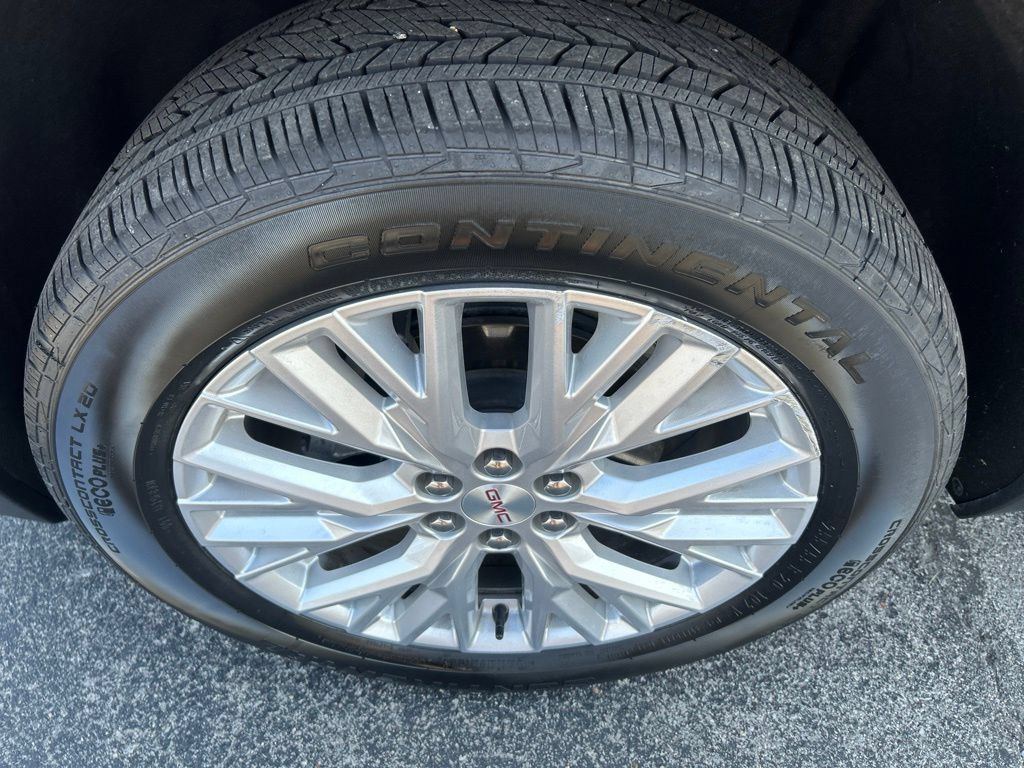 Used 2026 GMC Acadia Elevation w/ Elevation Premium Package FWD image 9