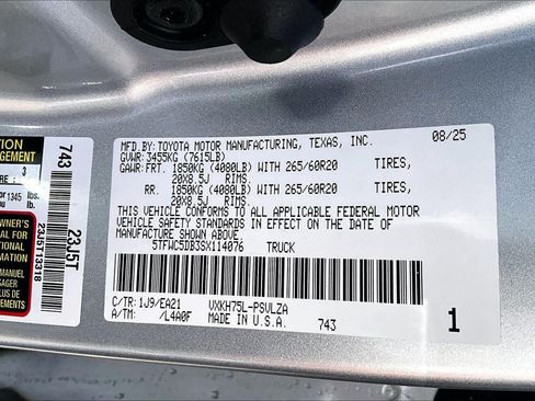 Used 2025 Toyota Tundra Limited w/ TRD Off-Road Package AWD/4WD image 31