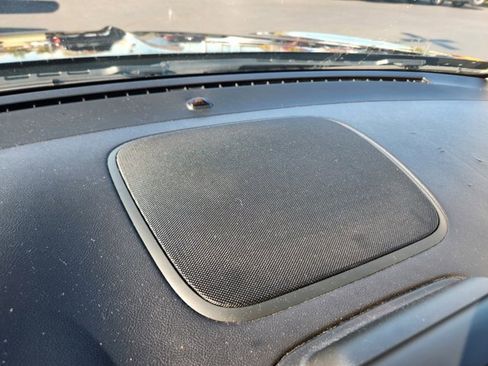 Used 2021 Lincoln Nautilus Standard w/ Equipment Group 101A image 8