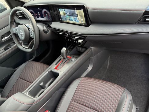 New 2026 Nissan Kicks SR image 15