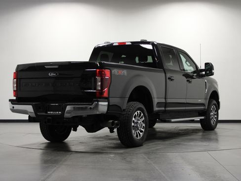 Used 2022 Ford F350 Lariat image 4