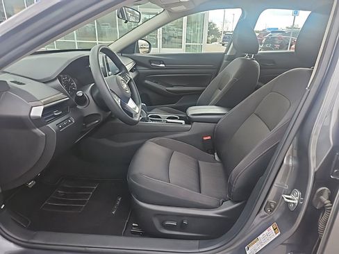 Used 2024 Nissan Altima 2.5 SV image 13