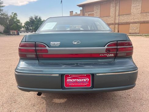 Used 1998 Oldsmobile Cutlass GLS FWD image 6