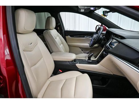 Used 2019 Cadillac XT5 AWD image 15