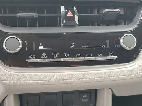 Used 2025 Toyota Corolla Cross L FWD image 16