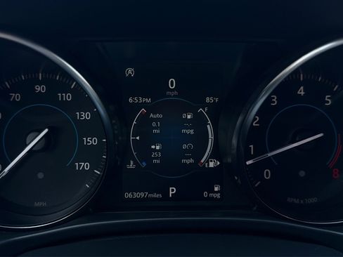 Used 2019 Jaguar XE Premium RWD image 13