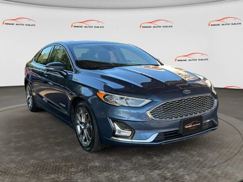 Used 2019 Ford Fusion Titanium FWD image 5