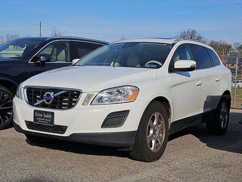 Used 2012 Volvo XC60 3.2 Platinum image 3