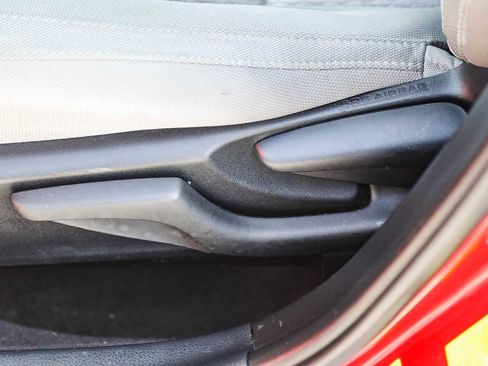 Used 2014 Toyota Corolla LE image 19