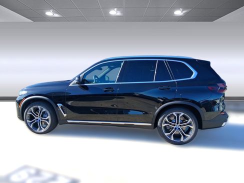 Used 2026 BMW X5 xDrive50e w/ Climate Comfort Package AWD/4WD image 2