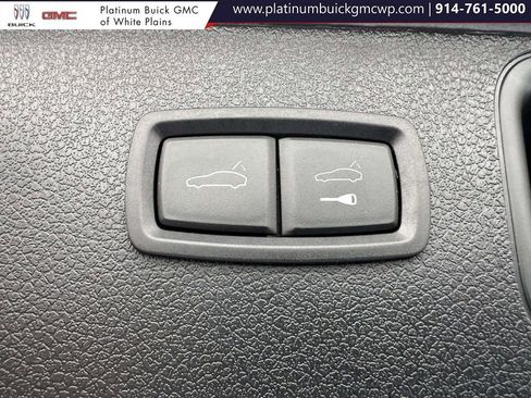 Used 2023 Porsche Macan image 12