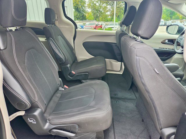 Used 2024 Chrysler Voyager LX FWD image 10