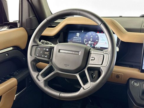 Used 2025 Land Rover Defender 110 S image 20